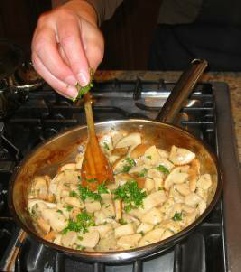 sautee mushrooms xx05